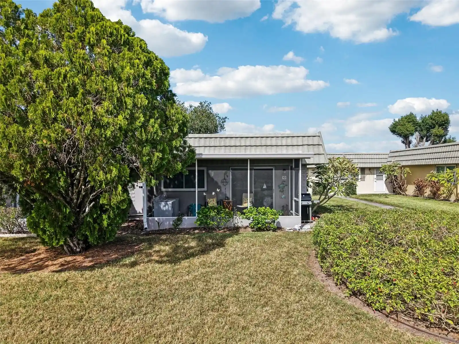 Listing Photo 2 - Condo for sale in 201 Kings Blvd located at 201 Kings Blvd, SUN CITY CENTER, FL 33573 - Unit #13