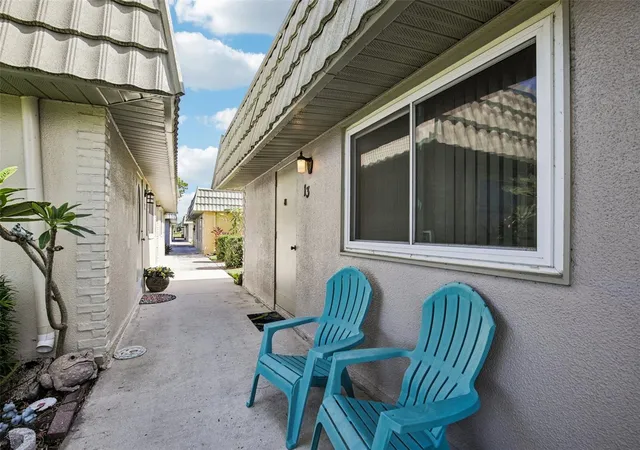 5th image of 201 Kings Blvd, SUN CITY CENTER, FL 33573