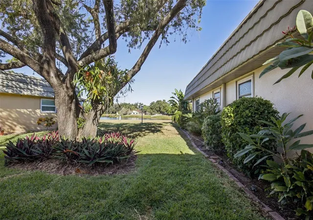 3rd image of 201 Kings Blvd, SUN CITY CENTER, FL 33573