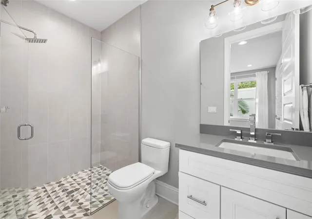 Photo 4 of Townhouse for sale at 123 5th Avenue N, St Petersburg, FL 33701 | MLS# TB8446848 | Listing updated on 2026-10-30