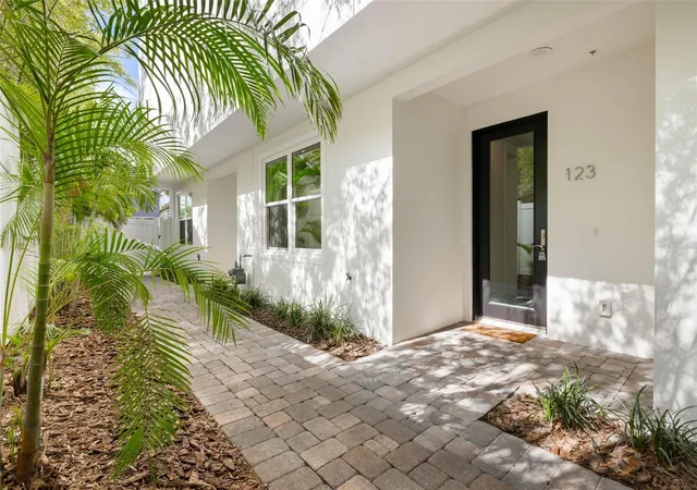 Photo 3 of Townhouse for sale at 123 5th Avenue N, Saint Petersburg, FL 33701 | MLS# TB8446848 | Listing updated on 2026-07-24