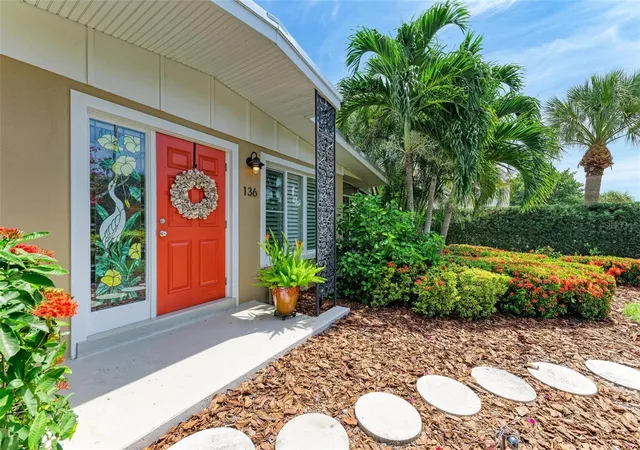 2nd image of 136 Crescent Dr, Anna Maria, FL 34216 | MLS# A4671637