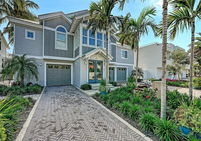 Photo 3 of Single family home for sale at 340 Morningside Dr, Sarasota, FL 34236 | MLS# A4671655 | Listing updated on 2026-09-20