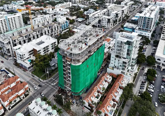 Photo 3 of Condo for sale at 290 Cocoanut Ave #604, Sarasota, FL 34236 | MLS# A4671705 | Listing updated on 2026-09-22