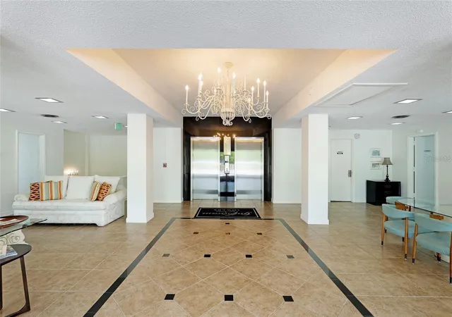 3rd image of 33 S Gulfstream Ave #307, Sarasota, FL 34236 | MLS# A4671717