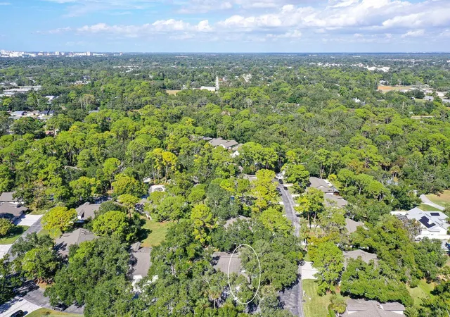 2nd image of 4799 Oak Forest Dr W, SARASOTA, FL 34231