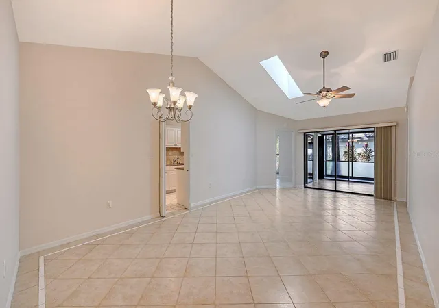 3rd image of 4799 Oak Forest Dr W, SARASOTA, FL 34231