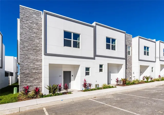 Photo 1 of Townhouse for sale at 392 Famagusta Dr, Davenport, FL 33896 | MLS# O6359796 | Listing updated on 2026-01-28