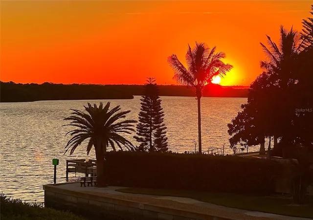 Homes for sale in Longboat Key, FL | 4500 Gulf Of Mexico Drive, Longboat Key, FL 34228 | Houzeo