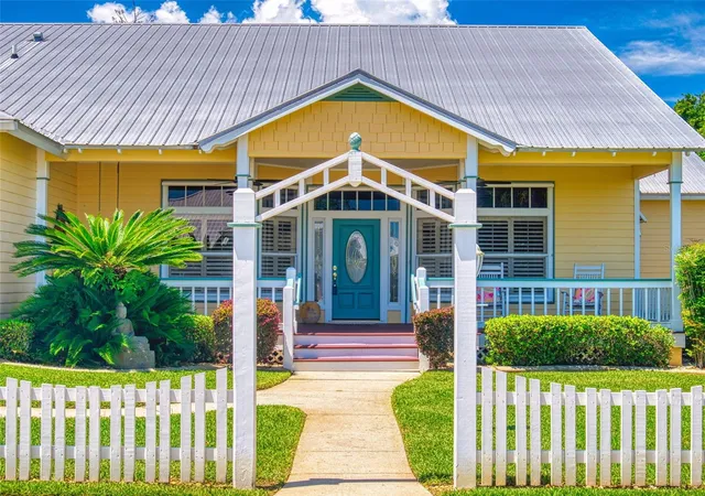 Photo 2 of Single family home for sale at 2815 Bay Side Dr, New Smyrna Beach, FL 32168 | MLS# NS1086555 | Listing updated on 2026-09-03