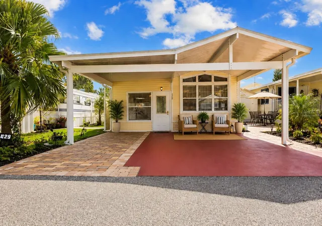 1st image of 429 Citrus Ridge Dr, Davenport, FL 33837 | MLS# P4937008
