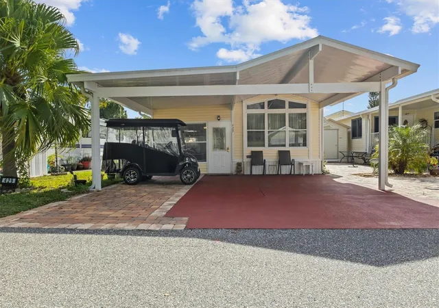 2nd image of 429 Citrus Ridge Dr, Davenport, FL 33837 | MLS# P4937008