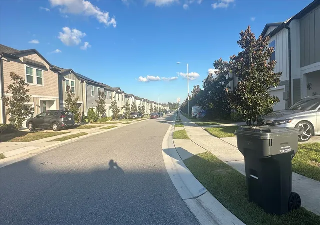 2nd image of 453 Madison Dr, Davenport, FL 33837 | MLS# TB8447477