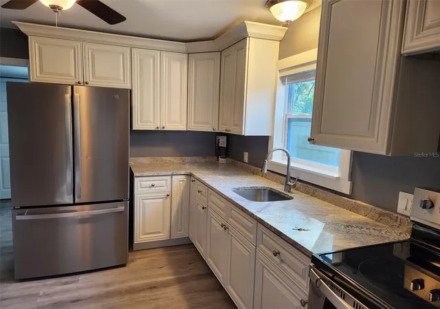 Photo 4 of Single family home for sale at 2011 11th Street W, Bradenton, FL 34205 | MLS# TB8447533 | Listing updated on 2026-08-31