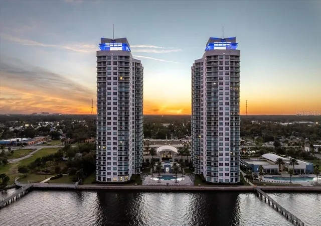 2nd image of 231 Riverside Dr, Daytona Beach, FL 32117