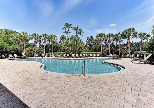 Listing Photo 4 - Condo for sale in building located at 4024 Overture Cir, BRADENTON, FL 34209 - Unit #486