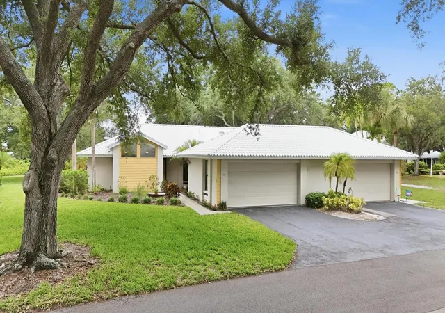 3rd image of 217 Southampton Dr #286, Venice, FL 34293 | MLS# A4671902