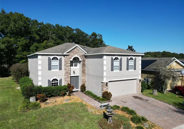 Photo 3 of Single family home for sale at 121 W Fiesta Key Loop, Deland, FL 32720 | MLS# O6360188 | Listing updated on 2026-07-01