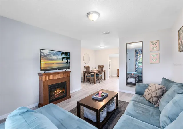 Photo 3 of Sale Pending at 2190 Patterson Ave, Orlando, FL 32811 | MLS# O6360225 | Listing updated on 2026-09-20