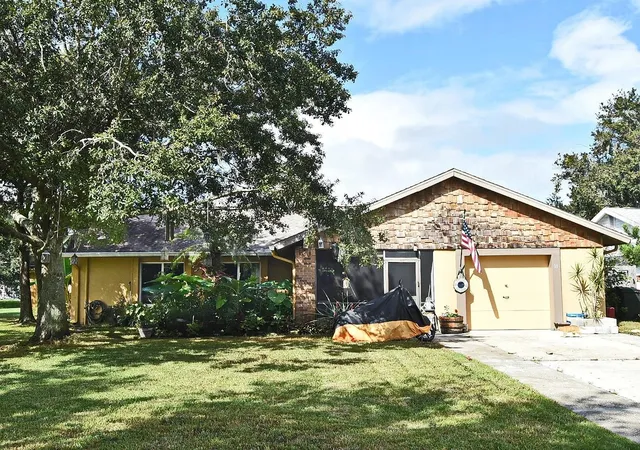 Photo 3 of Single family home for sale at 31 Chip Ct, Kissimmee, FL 34759 | MLS# O6360275 | Listing updated on 2026-09-01