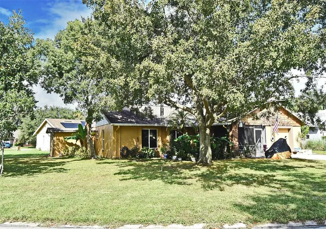 Photo 4 of Single family home for sale at 31 Chip Ct, Kissimmee, FL 34759 | MLS# O6360275 | Listing updated on 2026-09-01