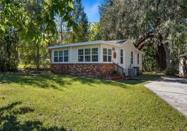 3rd image of 172 S Virginia Ave, Center Hill, FL 33514 | MLS# G5104486