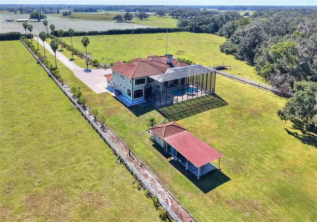 Photo 3 of Mansion for sale at 4215 S B Merrion Rd, Lakeland, FL 33810 | MLS# L4957280 | Listing updated on 2026-07-24