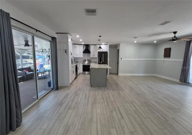 4th image of 571 Nw 14Th Pl, Crystal River, FL 34428 | MLS# OM713511