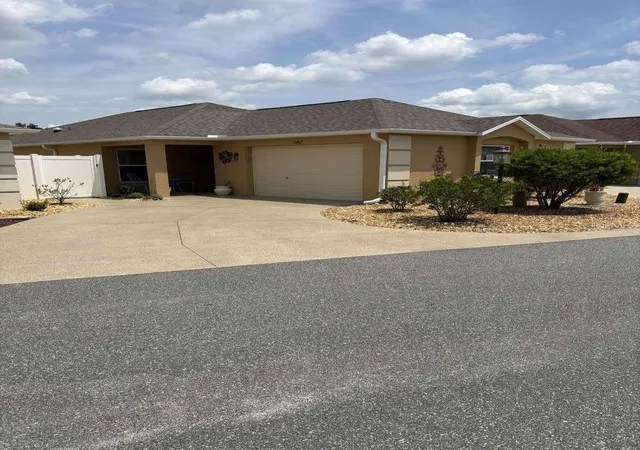 Photo 1 of House for sale at 1067 Carver Ct, The Villages, FL 32163 | MLS# TB8448232 | Listing updated on 2026-10-23