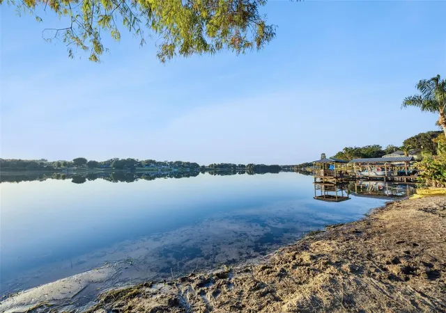 3rd image of E Crooked Lake Dr, Eustis, FL 32726 | MLS# G5104526