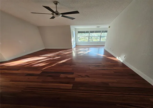 Photo 3 of Condo for sale at 5132 Conroy Rd #937, Orlando, FL 32811 | MLS# S5138602 | Listing updated on 2026-08-20