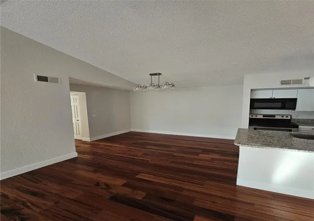 Photo 4 of Condo for sale at 5132 Conroy Rd #937, Orlando, FL 32811 | MLS# S5138602 | Listing updated on 2026-08-20