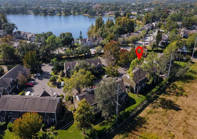 49th image of 16545 Lake Brigadoon Cir, Tampa, FL 33618 | MLS# TB8448636