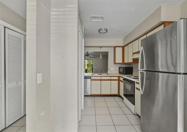 5th image of 16545 Lake Brigadoon Cir, Tampa, FL 33618 | MLS# TB8448636