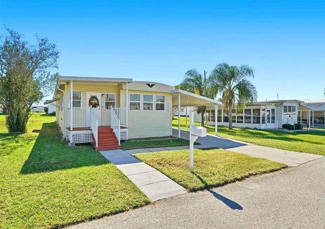 2nd image of 37828 Newal Ave, Zephyrhills, FL 33542 | MLS# TB8448649