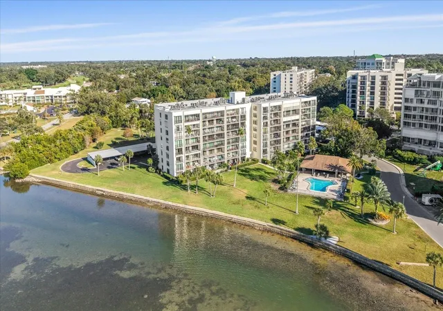 1st image of 100 Oakmont Ln #101, Belleair, FL 33756 | MLS# TB8448707