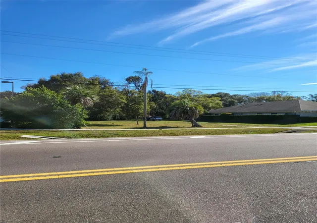 4th image of 2131 Coachman Rd Ne, Clearwater, FL 33765 | MLS# O6361076