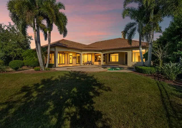 Photo 4 of Single family home for sale at 6130 Grosvenor Shore Dr, Windermere, FL 34786 | MLS# O6361099 | Listing updated on 2026-07-16