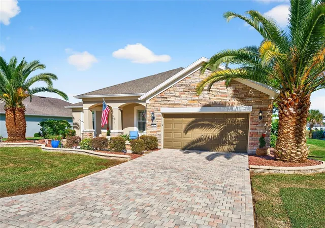 Photo 1 of Single family home for sale at 7527 Sw 97th Terrace Rd, Ocala, FL 34481 | MLS# OM713631 | Listing updated on 2026-03-09