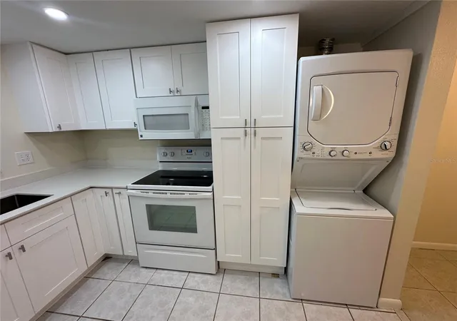 4th image of 122 N Kings Ave, BRANDON, FL 33510