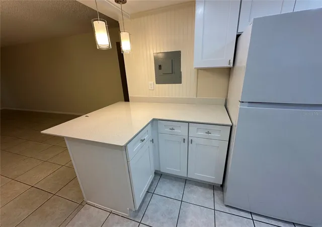 5th image of 122 N Kings Ave, BRANDON, FL 33510