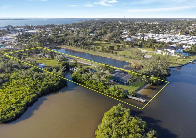 4th image of 300 E Bay Heights Ave, Englewood, FL 34223 | MLS# D6144801