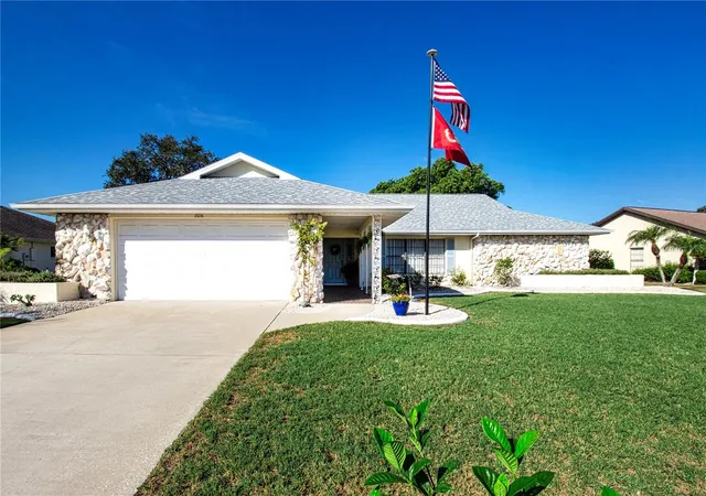 3rd image of 2016 E View Dr, Sun City Center, FL 33573 | MLS# TB8448874