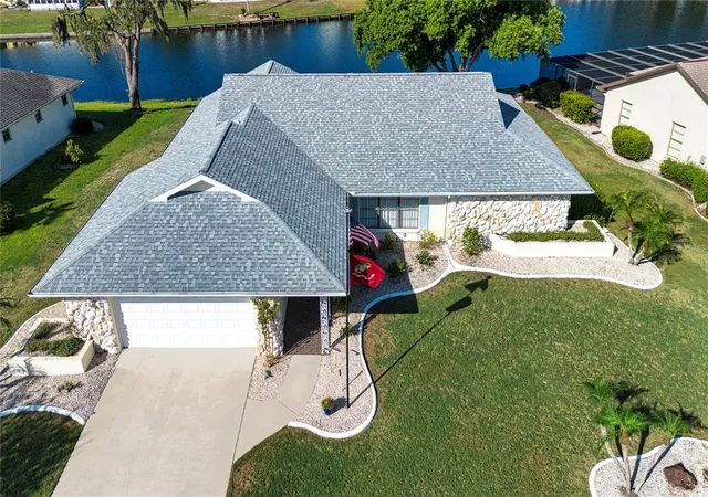 5th image of 2016 E View Dr, Sun City Center, FL 33573 | MLS# TB8448874