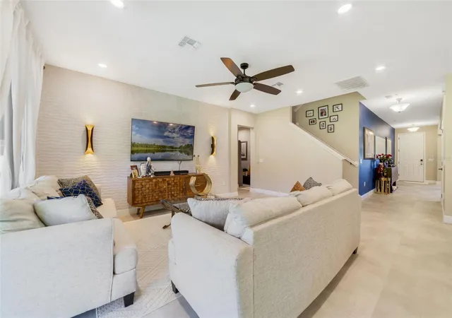 4th image of 1970 Standing Rock Cir, Oakland, FL 34787 | MLS# O6361226