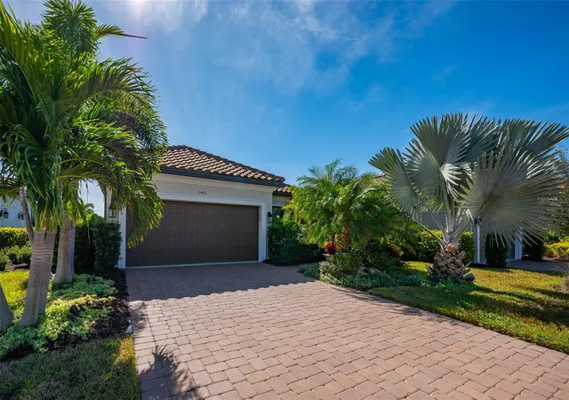 Photo 3 of Single family home for sale at 5451 Lago Maggio St, Sarasota, FL 34238 | MLS# A4672385 | Listing updated on 2026-08-23