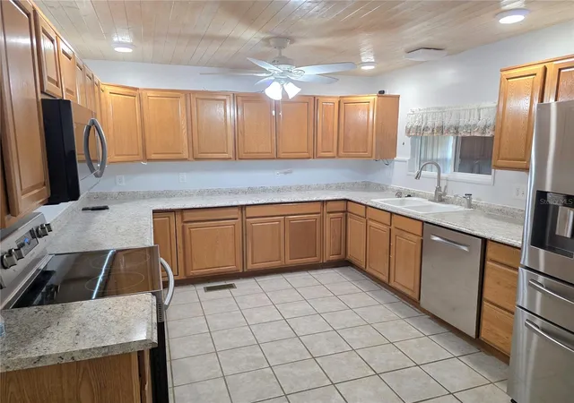 4th image of 8071 Highpoint Blvd, Brooksville, FL 34613 | MLS# W7880840
