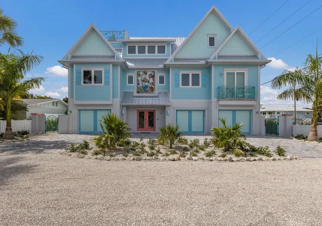 2nd image of 118 Mangrove Ave, Anna Maria, FL 34216 | MLS# A4672416