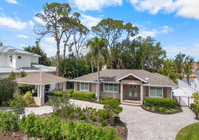1st image of 1538 S Orange Ave, Sarasota, FL 34239 | MLS# A4672485