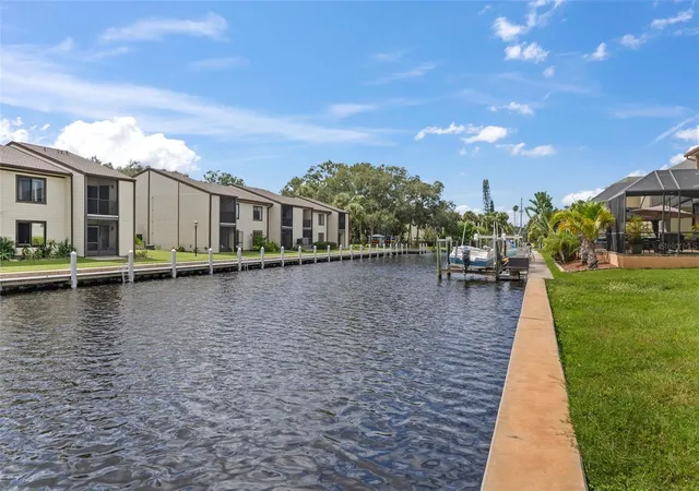 2nd image of 316 Manatee Ln, Tarpon Springs, FL 34689 | MLS# TB8449335